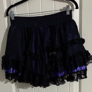 Hearts & Roses Women's Ruffled Satin Mini Skirt - Black & Purple Size M (8 US)